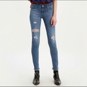 Levi’s Mid-Rise Distressed Jeans | Size 32